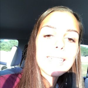 Meet your Posher, Claire